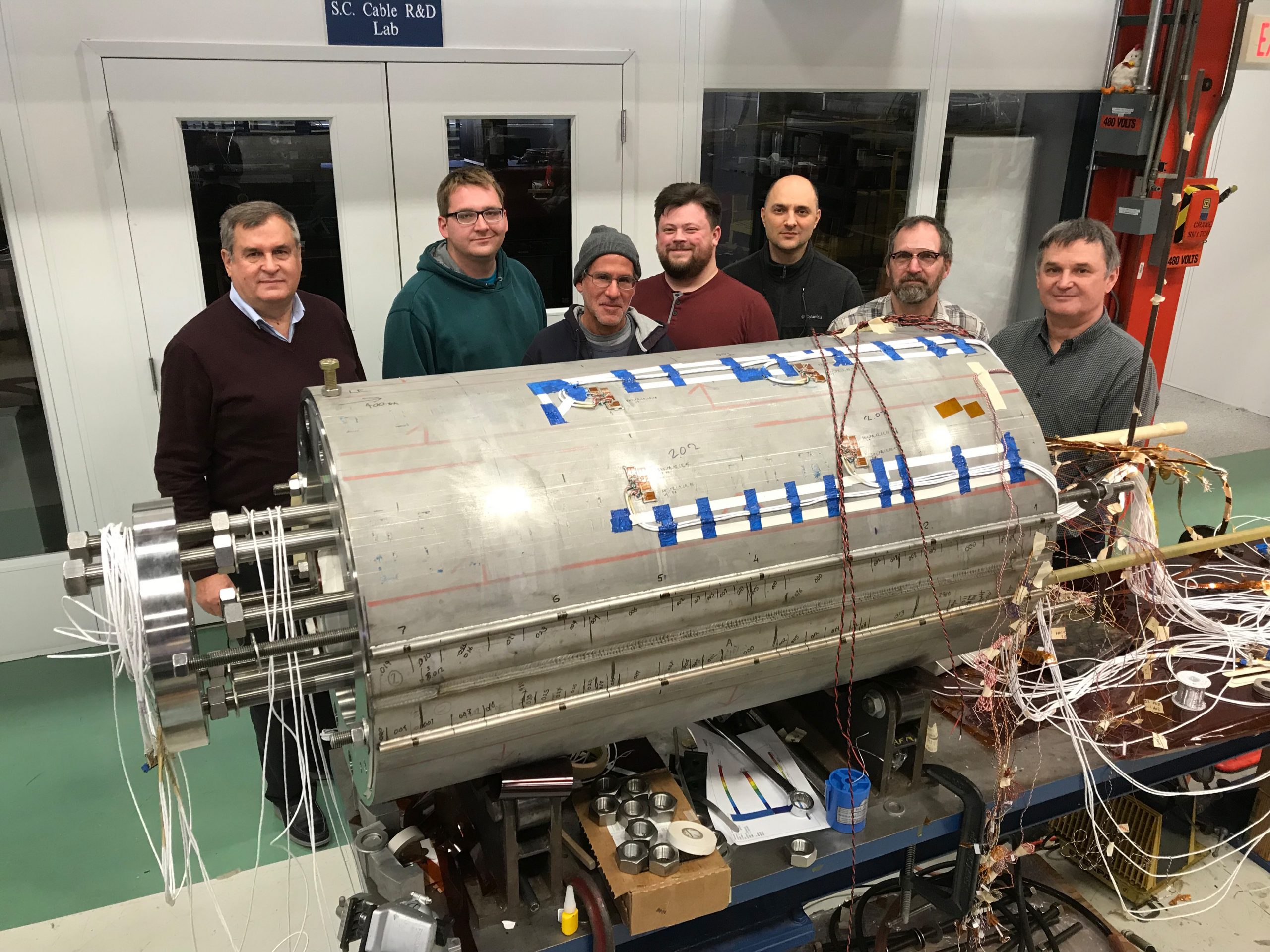 halvleder detail inden længe Fermilab achieves world-record field strength for accelerator magnet