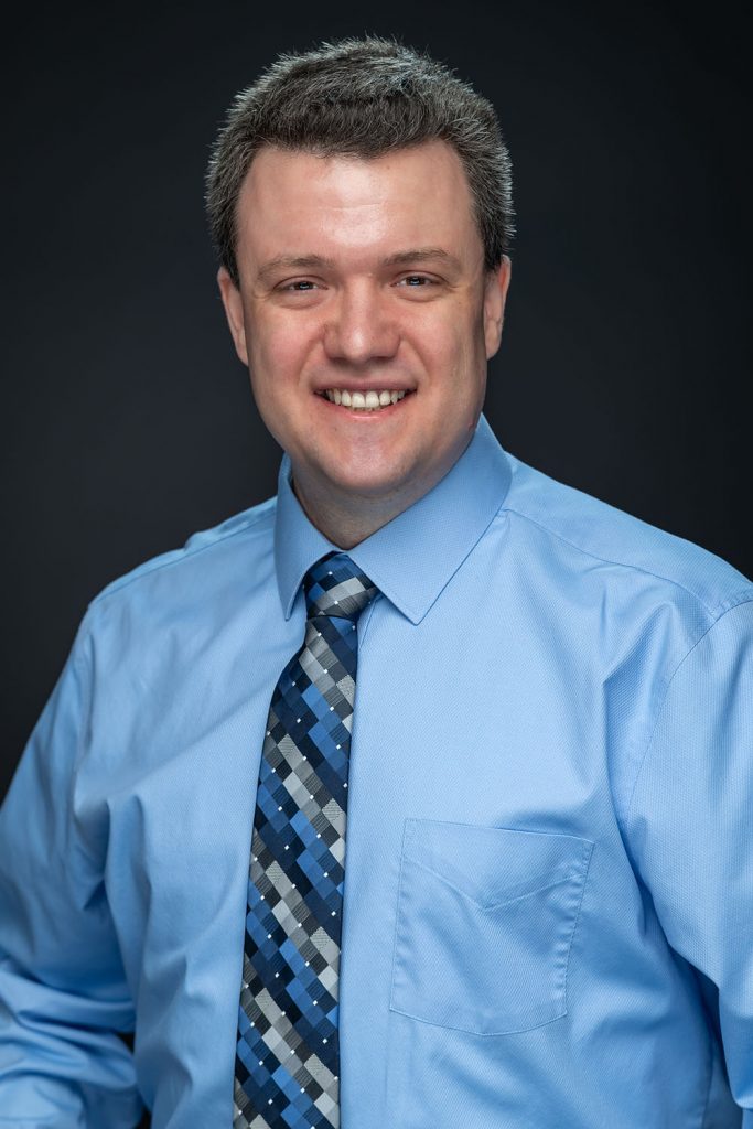 Physicist Steven Gardiner recently received a Department of Energy Early Career Award to explore the low-energy research potential of the Deep Underground Neutrino Experiment.